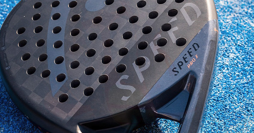 The surface of the Head Speed Pro X in 12K carbon weave